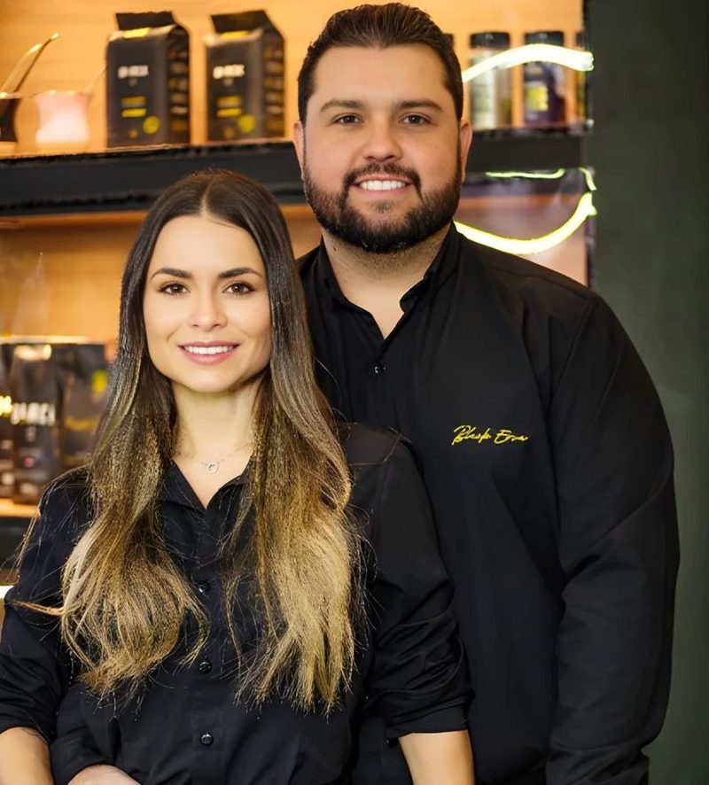João Oliveira e Camila Veronez — Black Erva
